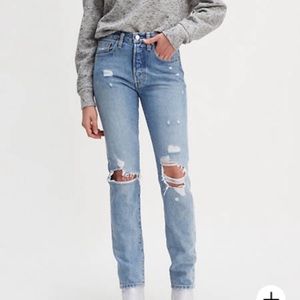 Levi’s 501 ripped Skinny Jeans (25/30)